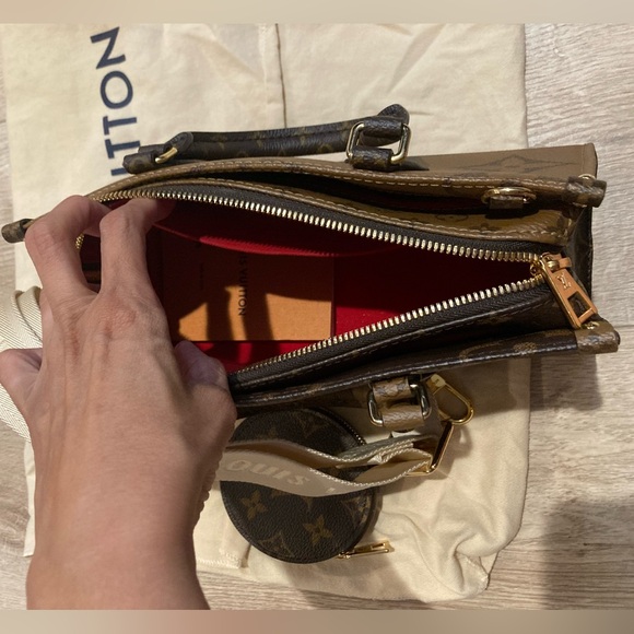 💯% Authentic Louis Vuitton Eastwest crossbody - Picture 3 of 13